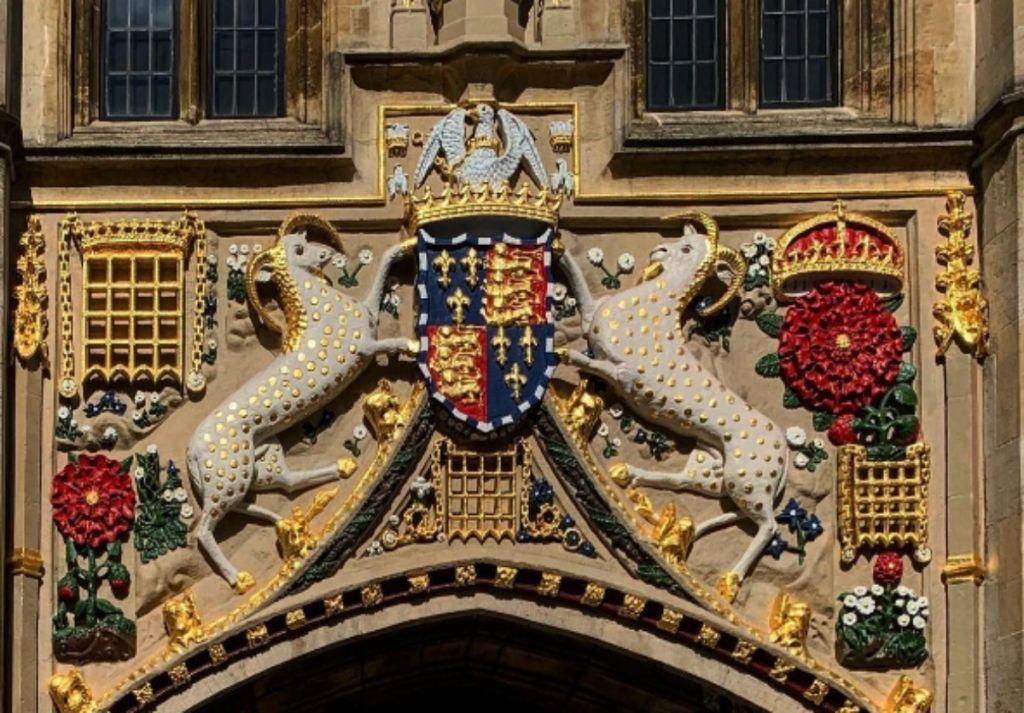 Κέιμπριτζ : Φοιτητές και φοιτήτριες «κυκλοφορούν» γυμνοί για καλό σκοπό