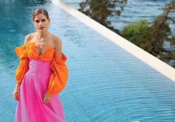 Δανάη Μιχαλάκη και Leona Lewis ποζάρουν με το ίδιο φόρεμα