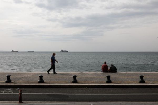 Καιρός : Ζέστη και τοπικές βροχές – Σε ποιες περιοχές θα βρέξει