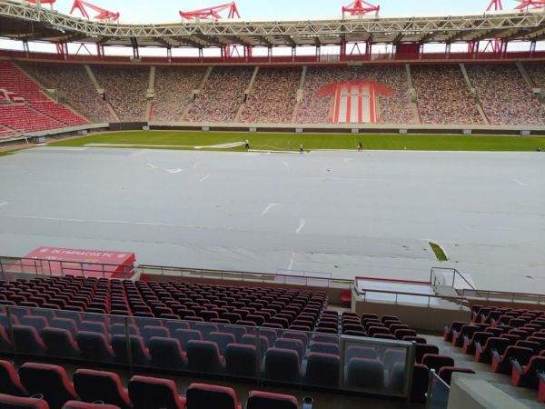 Ολυμπιακός : Εργασίες στον χλοοτάπητα του Γ. Καραϊσκάκης