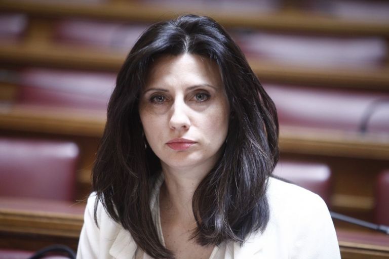 Κασιμάτη: Να ανακληθεί η αντισυνταγματική απόφαση για την απαγόρευση συναθροίσεων