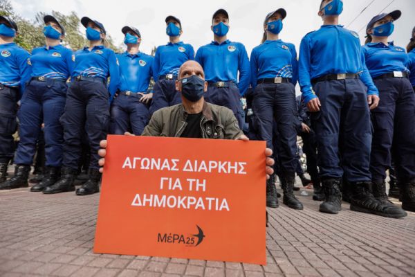 Κόμματα ανυπακοής στη δημοκρατία