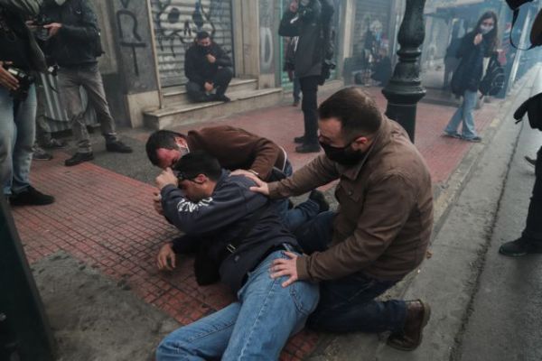 ΚΚΕ: Όργιο αυταρχισμού και βίας, η κυβέρνηση έφαγε τα μούτρα της