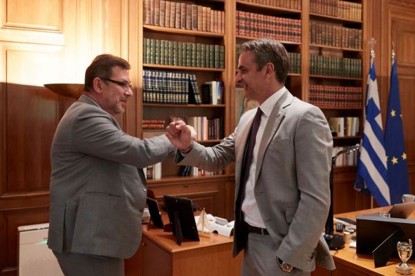 Κοροναϊός – εμβόλιο : Τηλεφωνική επικοινωνία Μητσοτάκη με τον CEO της Pfizer, Άλμπερτ Μπουρλά