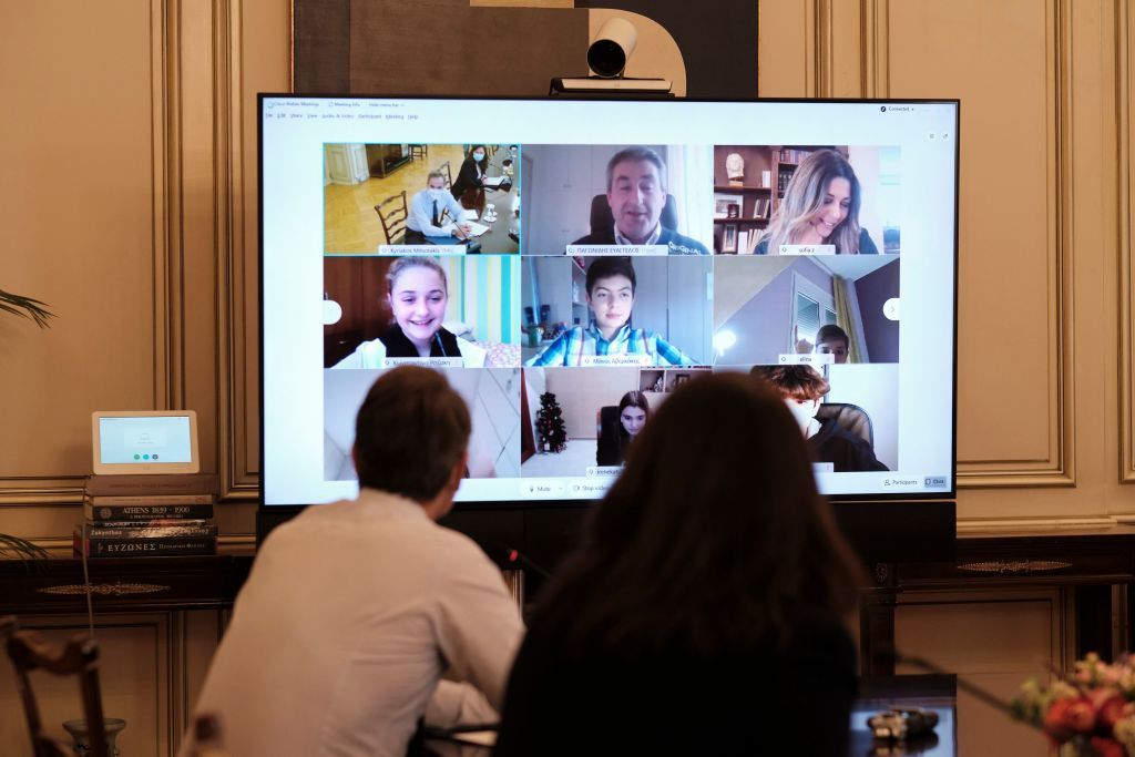 Τηλεκπαίδευση : Τη διαδικτυακή διδασκαλία της Ιστορίας στην ΣΤ’ Δημοτικού παρακολούθησε ο Μητσοτάκης