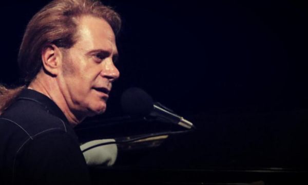 «Σπίτι με το MEGA» απόψε στις 21:00 με τον Στέφανο Κορκολή