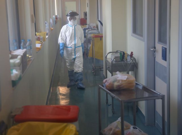 Κοροναϊός : Από αρνητικό σε αρνητικό ρεκόρ οι διασωληνωμένοι – Το ζητούμενο για να πάρουν ανάσα τα νοσοκομεία