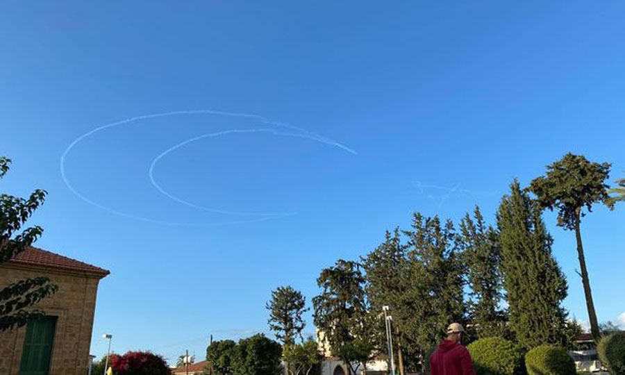 Τουρκία : Ακραία πρόκληση στον ουρανό της Κύπρου – Μαχητικά σχημάτισαν την ημισέληνο