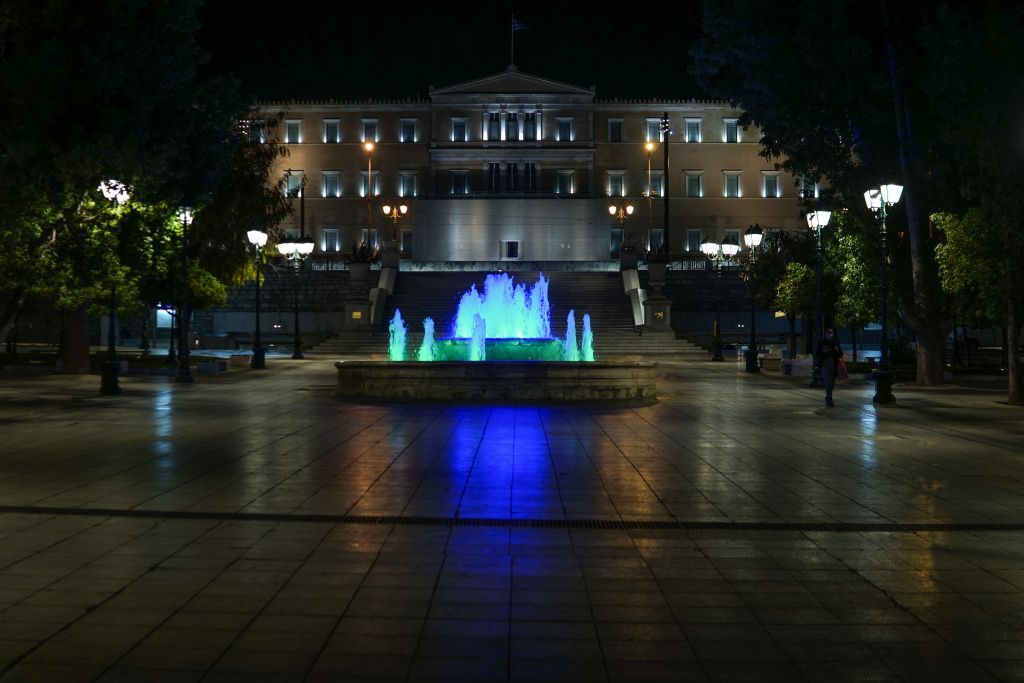 Κοροναϊός : Η Ελλάδα «κλειδώνει» στις 21:00 – Όλα όσα αλλάζουν από απόψε στη ζωή μας