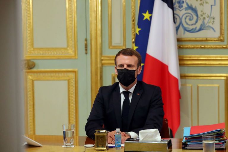 Τρομοκρατική επίθεση στη Βιέννη : «Δεν θα παραδοθούμε» λέει ο Μακρόν