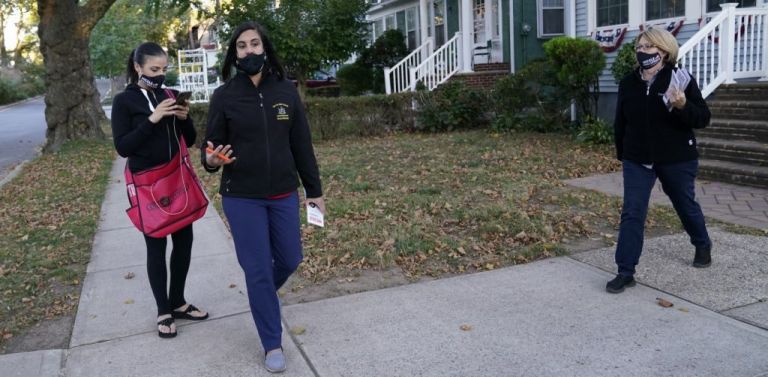 Από τη Σητεία στο Κογκρέσο : Η πορεία της 40χρονης Νικόλ Μαλλιωτάκη και η στήριξη από τον Τραμπ