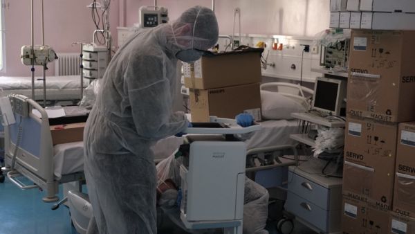 Κοροναϊός : Συγκλονιστικές εικόνες μέσα από τη ΜΕΘ του Ιπποκράτειου Θεσσαλονίκης