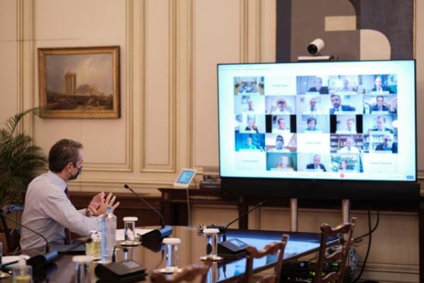 Κοροναϊός: Να μην μπει σε καραντίνα ο Μητσοτάκης αποφάσισαν οι ειδικοί μετά την συνάντηση με Ιερώνυμο