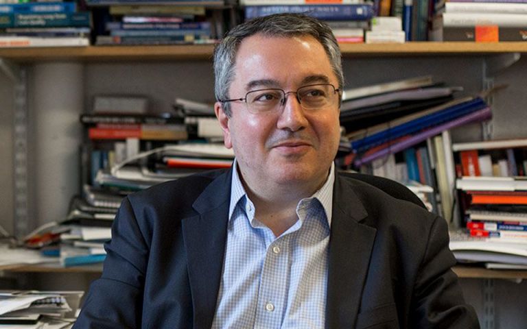 Μόσιαλος : Αναπάντεχο το 90% αποτελεσματικότητας του εμβολίου της Pfizer