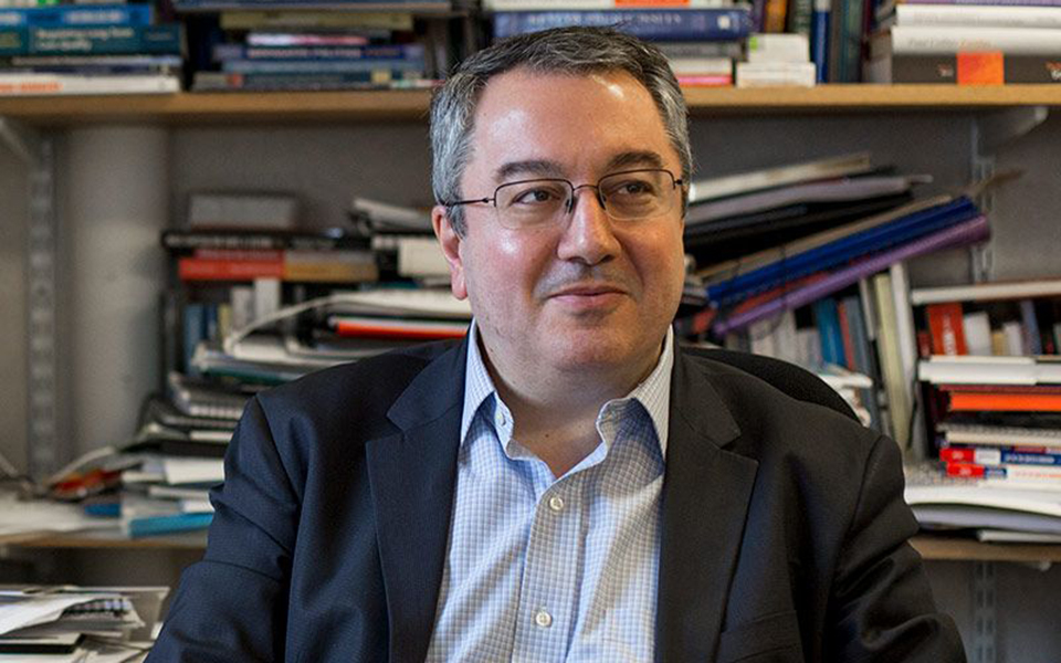 Μόσιαλος : Αναπάντεχο το 90% αποτελεσματικότητας του εμβολίου της Pfizer