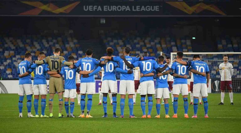 Με φανέλες Μαραντόνα οι παίκτες της Νάπολι