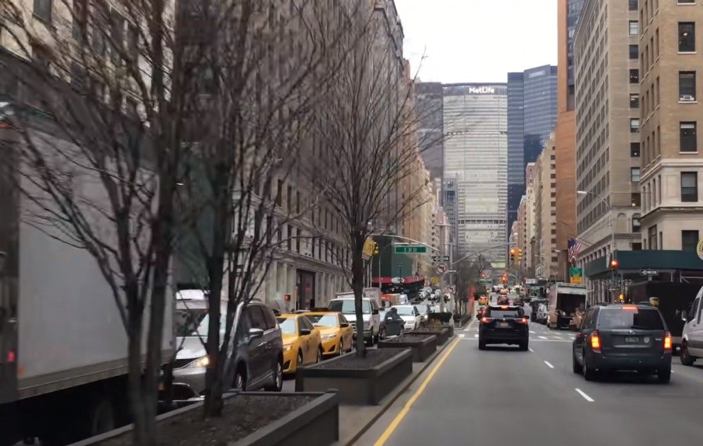 «Drive & Listen»: H viral εφαρμογή που σου επιτρέπει να ταξιδέψεις με ΙΧ σε πόλεις του εξωτερικού