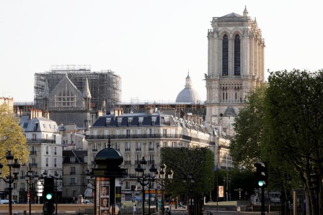 Παναγία των Παρισίων: Για πρώτη φορά χριστουγεννιάτικη συναυλία μετά την καταστροφική πυρκαγιά