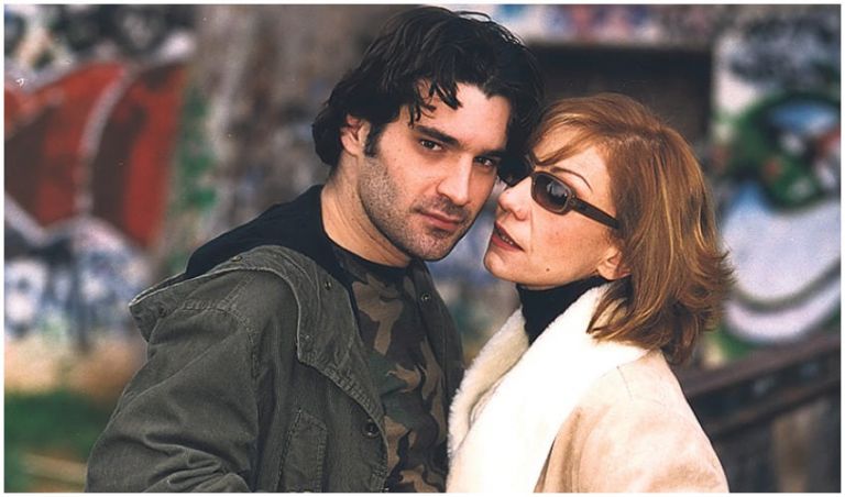 «Κλείσε τα μάτια»: Η μεγάλη επιτυχία του Παπακαλιάτη κάθε Δευτέρα, Τρίτη και Τετάρτη στο MEGA