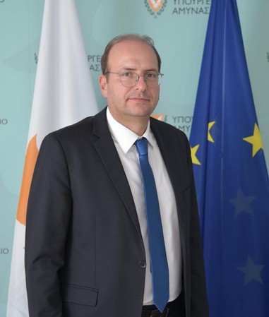 Κοροναϊός – Κύπρος : Σε αυτοπεριορισμό τέθηκε για προληπτικούς λόγους ο υπουργός Άμυνας