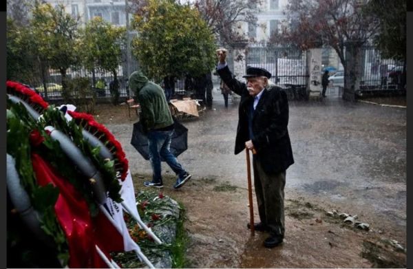 Πολυτεχνείο: η απαγόρευση κάνει την επιλογή καθήκον