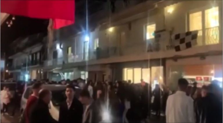 Κάτω Αχαΐα : Απίστευτος συνωστισμός – Επέμβαση της αστυνομίας