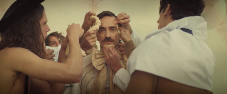 Δείτε το βίντεο κλιπ του Δημήτρη Σαμόλη «Κουρκουμπίνια» που σκηνοθέτησε η Έφη Γούση