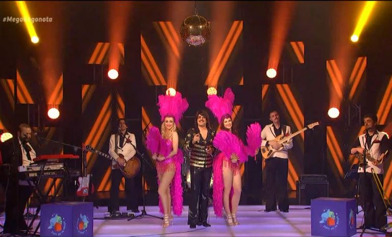 Σπίτι με το MEGA: Με εντυπωσιακή είσοδο του Toni ξεκίνησε η μεγάλη βραδιά