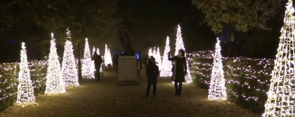 Κοροναϊός : Στολισμένοι αλλά… άδειοι δημοφιλείς Χριστουγεννιάτικοι προορισμοί