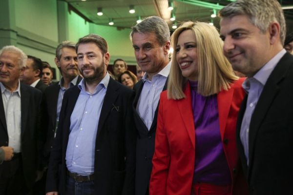 ΚΙΝΑΛ : Υπόγειες διεργασίες για την ηγεσία – Οι αρχηγικές φιλοδοξίες Λοβέρδου ανάβουν ξανά φωτιές