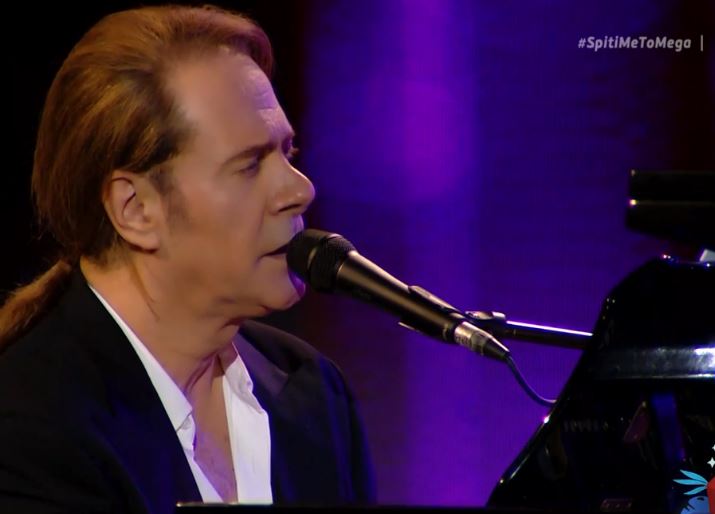 Σπίτι με το MEGA: Ο Στέφανος Κορκολής χάρισε στο κοινό μια υπέροχη τρίωρη συναυλία