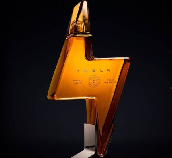 Teslaquila: Mια τεκίλα με την υπογραφή του Έλον Μασκ
