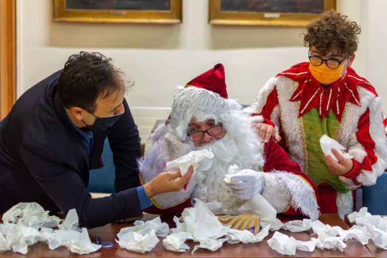 Γιατί κλαίει και οδύρεται ο ‘Αι Βασίλης