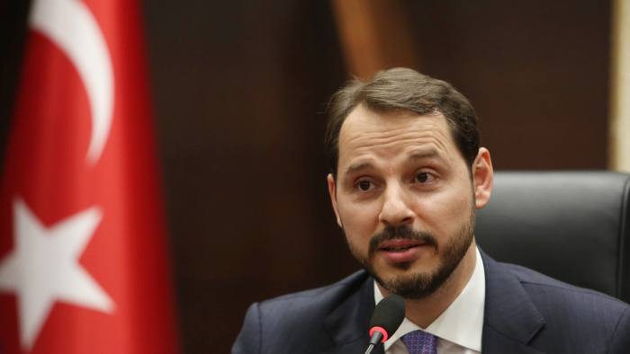 Αλμπαϊράκ : Δεκτή από τον Ερντογάν η παραίτηση του γαμπρού του – Ανέκτησε έδαφος η λίρα