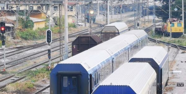 Θεσσαλονίκη : Έτοιμο το σχέδιο μεταφοράς ασθενών με τρένα και αεροσκάφη – Στενάζουν οι ΜΕΘ