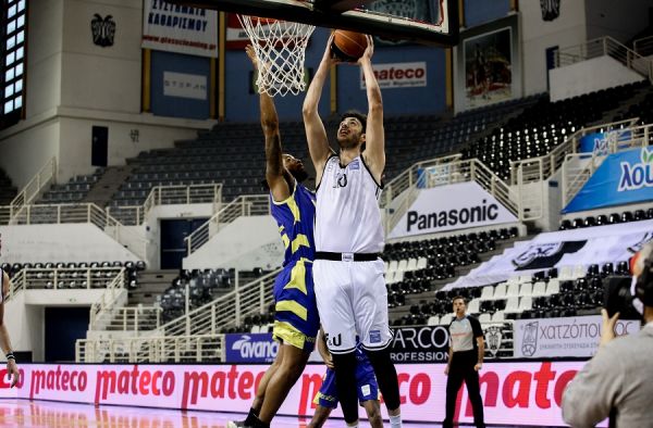 Τσαλμπούρης : «Έχω το μέγεθος για να βγάλω τέτοιες φάσεις»