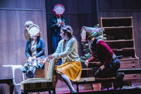 «Τρεις αδερφές» σε σκηνοθεσία Καραντζα online από το Θέατρο Προσκήνιο