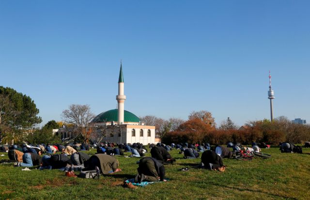 Βιέννη : Λουκέτο σε δύο τζαμιά που επισκεπτόταν ο δράστης της τρομοκρατικής επίθεσης