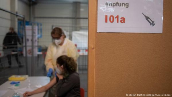 Το εμβόλιο του κυρίου Πίοντεκ θα κοστίζει κάτω από 1 ευρώ και θα φυλάσσεται στο ψυγείο