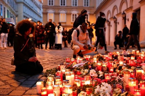 Επίθεση στη Βιέννη : Στους 14 οι συλληφθέντες ως ύποπτοι για σχέσεις με τον τρομοκράτη