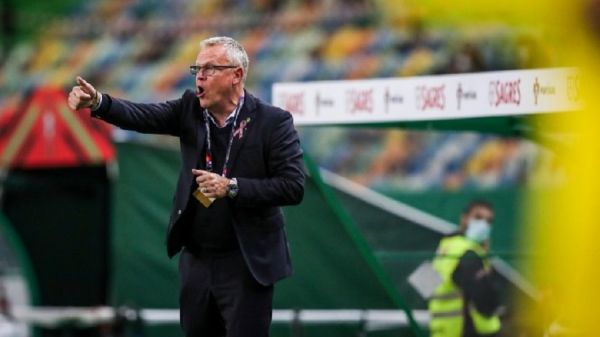 Θετικός στον κοροναϊό ο προπονητής της Σουηδίας