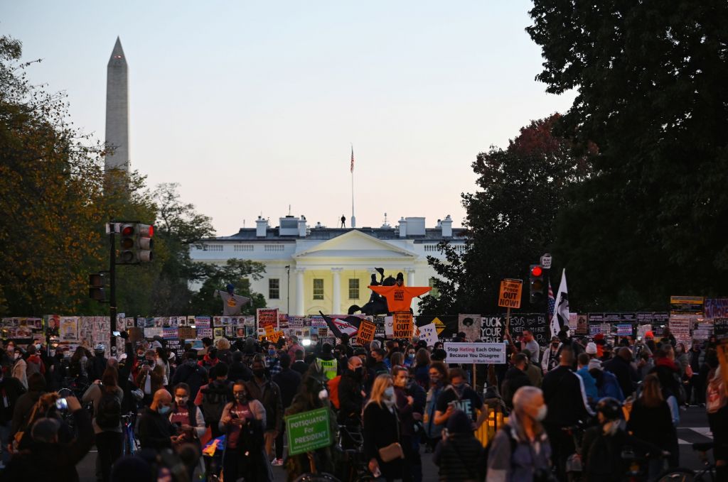 Προεδρικές εκλογές ΗΠΑ : Διαδήλωση κατά του Τραμπ κοντά στον Λευκό Οίκο