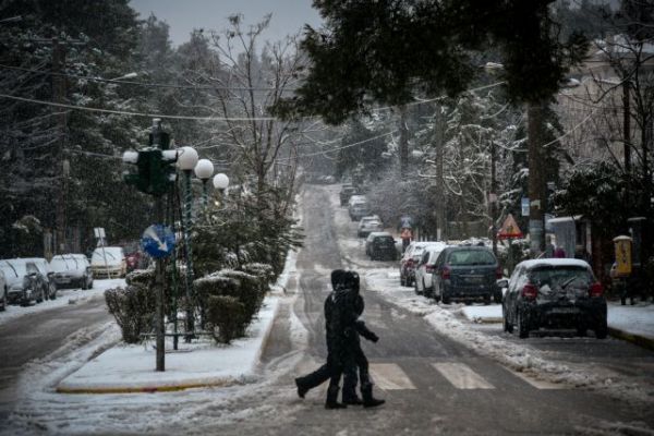 Κακοκαιρία : Ερχονται χιόνια και καταιγίδες – Πτώση της θερμοκρασίας