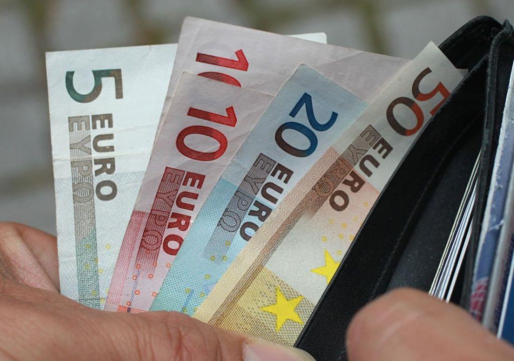 Συνταξιούχοι: Θα λάβουν αναδρομικά έως 6.912 ευρώ μαζί με τις συντάξεις τους