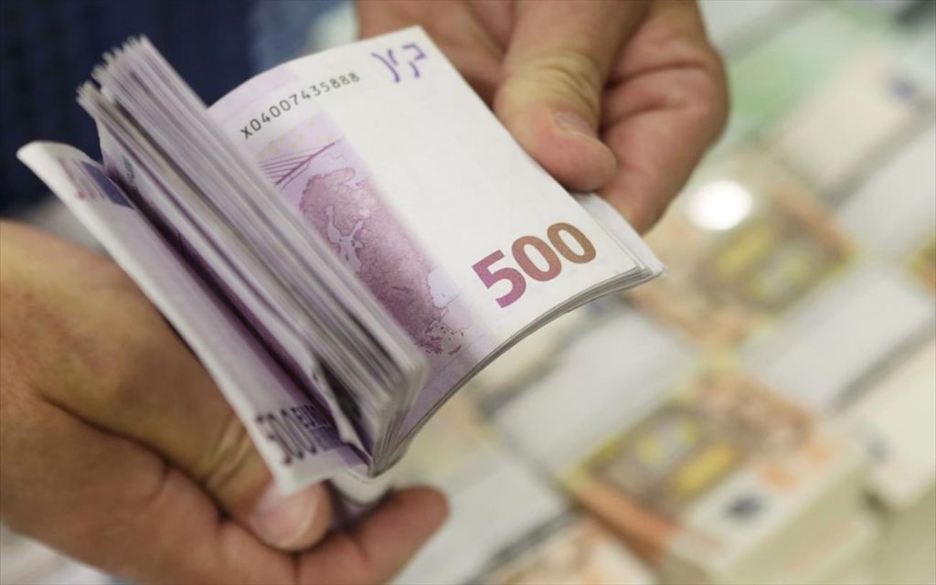 Αυξήθηκαν κατά 2,5 δισ. ευρώ οι καταθέσεις – Με σταγονόμετρο η χορήγηση δανείων
