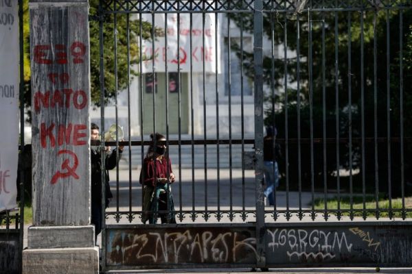 Πολυτεχνείο : Αντισυνταγματική η απαγόρευση του συνέρχεσθαι, λένε 4 δικηγόροι