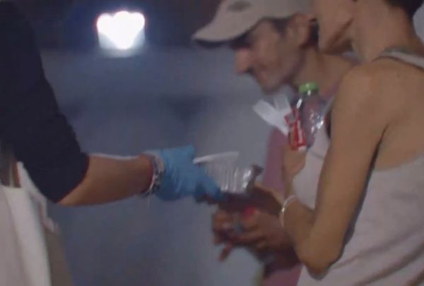 To «Δείπνο Αγάπης» στέκεται δίπλα στους άστεγους συμπολίτες μας