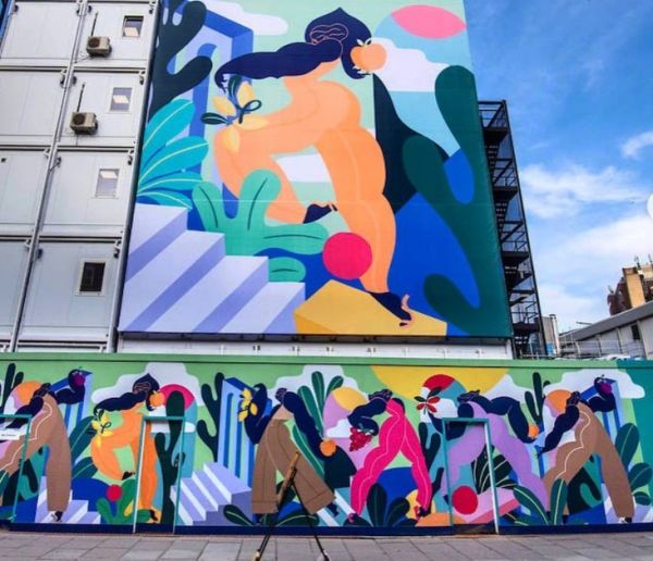 Γεμίζοντας με χρώμα ένα εργοτάξιο στην καρδιά του Λονδίνου