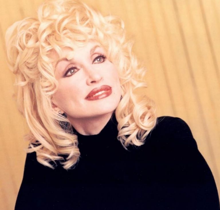 Ντόλι Πάρτον : Η προσφορά που έκανε στην έρευνα για τον κοροναϊό έδωσε πολλές ελπίδες