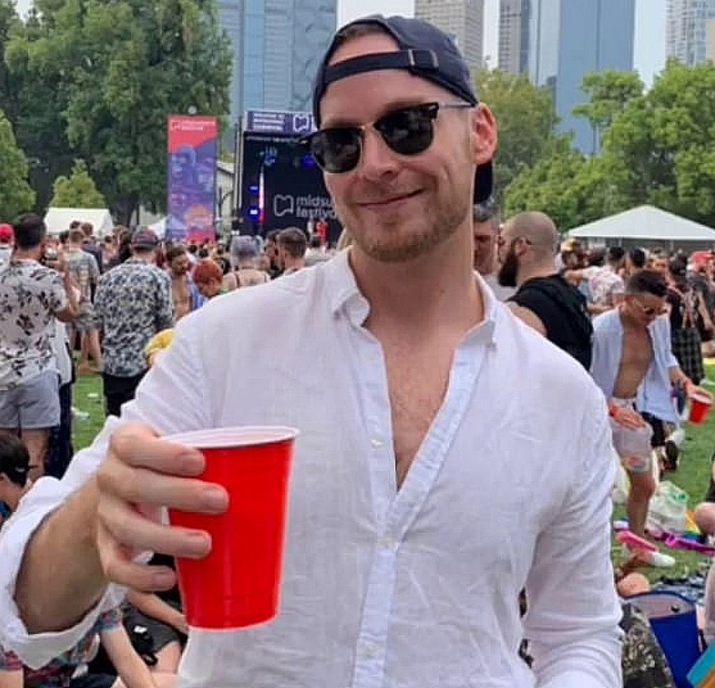 Αυστραλός θέλησε με χιουμοριστικό τρόπο να δείξει πώς το lockdown τον…πάχυνε